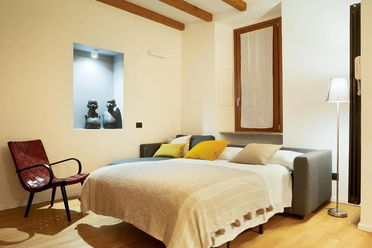 Hl Apartment - Darsena, Navigli Milano, Via Torino Italy
